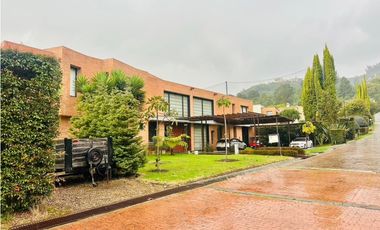 LUJOSA CASA CAMPESTRE