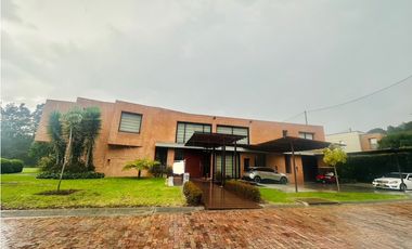 LUJOSA CASA CAMPESTRE