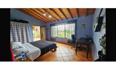 Finca en venta Marilla, con apartamento independiente