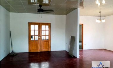 Alquilo o vendo hermosa casa en Bugaba, super acogedora y espaciosa!