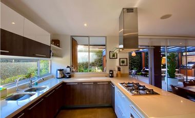 CASA EN VENTA VILLA DE LOS PINOS
