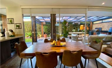 CASA EN VENTA VILLA DE LOS PINOS