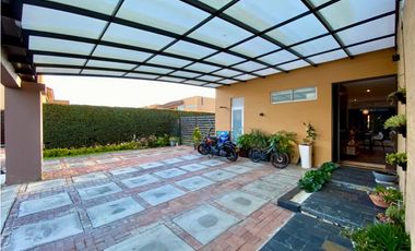 CASA EN VENTA VILLA DE LOS PINOS