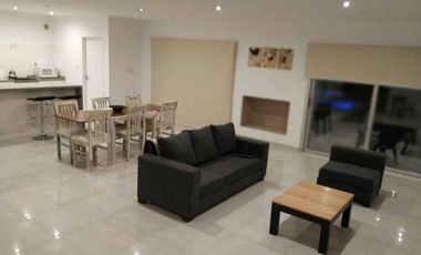 Alquiler Temporada - Anual Con Piscina - Minimalista Canning