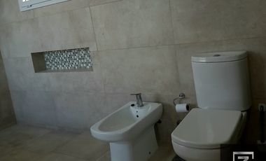 Casa En Alquiler Anual Vista A La Laguna - Canning