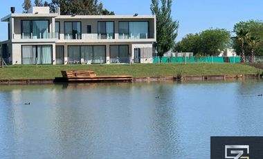 Casa en venta Barrio Terralagos  Canning