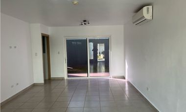 Se Vende Casa en PH Victoria, Brisas del Golf