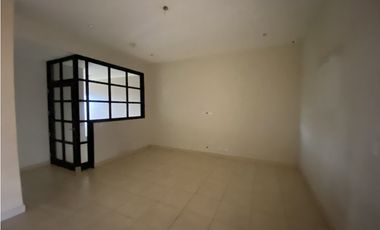 AMPLIA CASA EN VENTA EN VILLA NAVONA, BRISAS DEL GOLF(JL)