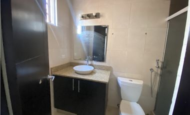 AMPLIA CASA EN VENTA EN VILLA NAVONA, BRISAS DEL GOLF(JL)