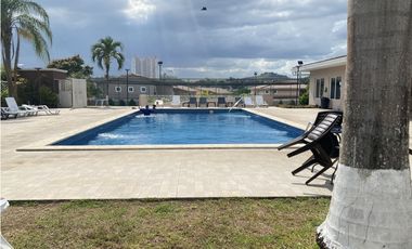 AMPLIA CASA EN VENTA EN VILLA NAVONA, BRISAS DEL GOLF(JL)