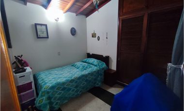 CASA SECTOR CASTILLA CERCA SUPERMERCADO MIL VARIEDADES