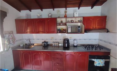 CASA SECTOR CASTILLA CERCA SUPERMERCADO MIL VARIEDADES