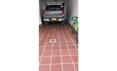 VENDO HERMOSA CASA LA VEGA CUND. CONDOMINIO (r)