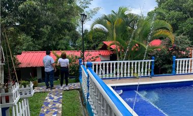 VENTA DE FINCA EN MESITAS - 3 CABAÑAS