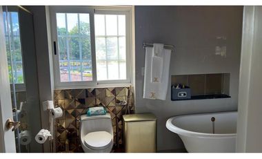 VENTA CASA AMOBLADA ALTOS DEL GOLF