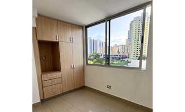 Apartamento en Venta en Dorado Lake, PH ROKAS excelentes condiciones