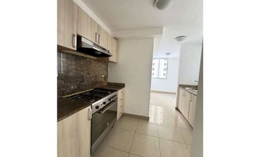 Apartamento en Venta en Dorado Lake, PH ROKAS excelentes condiciones