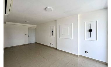 Apartamento en Venta en Dorado Lake, PH ROKAS excelentes condiciones