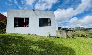 Se vende casa nueva en San Roque, Antioquia