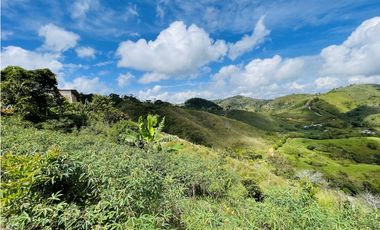 Se vende casa nueva en San Roque, Antioquia