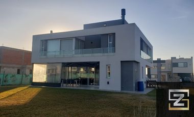 Casa en venta  Terralagos Canning