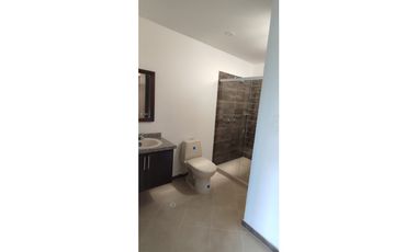 SE ARRIENDA CASA UNIFAMILAR CON LOCAL EN EL LAGUITO - TULUA