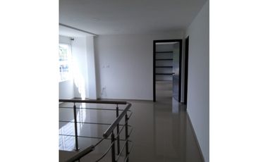 SE ARRIENDA CASA UNIFAMILAR CON LOCAL EN EL LAGUITO - TULUA