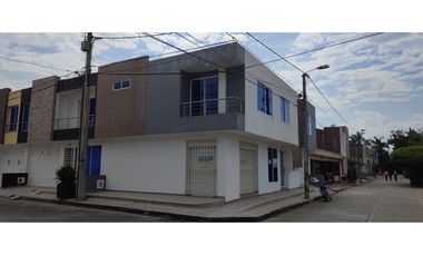 SE ARRIENDA CASA UNIFAMILAR CON LOCAL EN EL LAGUITO - TULUA