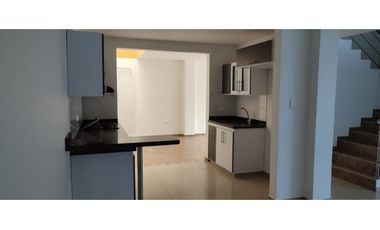 SE ARRIENDA CASA UNIFAMILAR CON LOCAL EN EL LAGUITO - TULUA