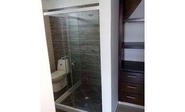 SE ARRIENDA CASA UNIFAMILAR CON LOCAL EN EL LAGUITO - TULUA