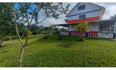 Finca chalet con vista y piscina para la venta a 8 km de filandia