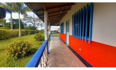 Finca chalet con vista y piscina para la venta a 8 km de filandia