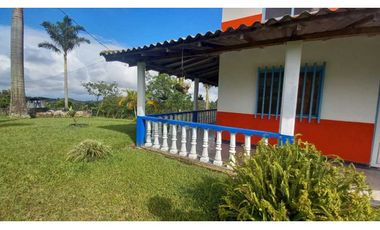 Finca chalet con vista y piscina para la venta a 8 km de filandia