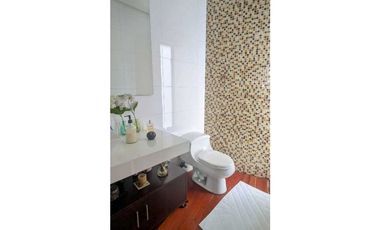 ☘CASA CON ESPECTACULAR VISTA EN EL POBLADO