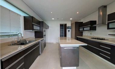 ☘CASA CON ESPECTACULAR VISTA EN EL POBLADO