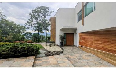 ☘CASA CON ESPECTACULAR VISTA EN EL POBLADO