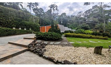 ☘CASA CON ESPECTACULAR VISTA EN EL POBLADO