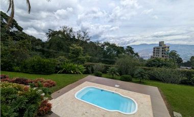 ☘CASA CON ESPECTACULAR VISTA EN EL POBLADO