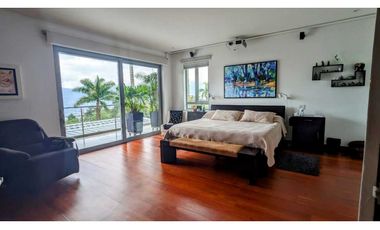 ☘CASA CON ESPECTACULAR VISTA EN EL POBLADO