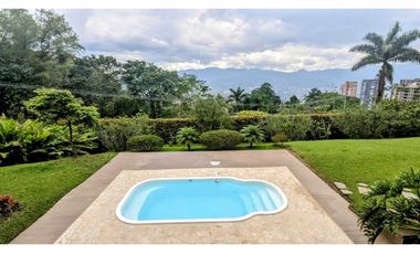 ☘CASA CON ESPECTACULAR VISTA EN EL POBLADO