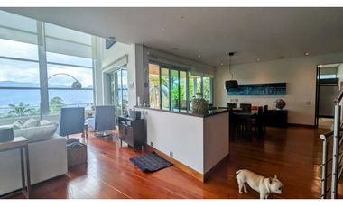 ☘CASA CON ESPECTACULAR VISTA EN EL POBLADO