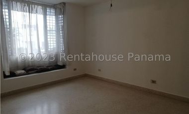 Venta de Casa en Obarrio 24-3361