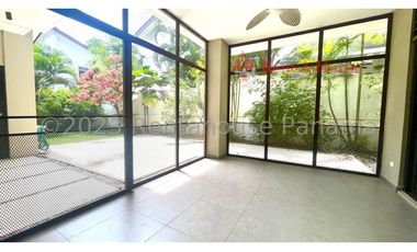 Venta de Casa en Panama Pacifico 24-745
