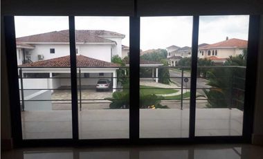 Venta de Casa en Costa del Este  20-2399