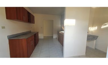 SE ALQUILA CASA EN CHITRÉ