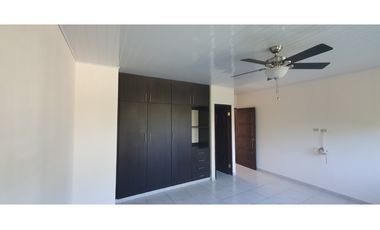 SE ALQUILA CASA EN CHITRÉ