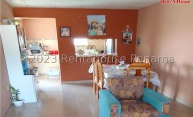 SE VENDE CASA EN PARITA