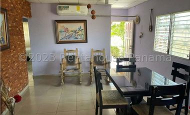 SE VENDE CASA EN LA VILLA DE LOS SANTOS