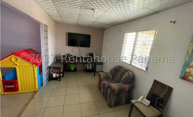 SE VENDE CASA EN LA VILLA DE LOS SANTOS