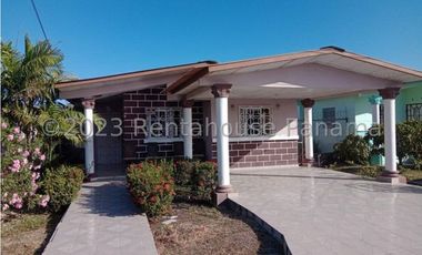 SE VENDE CASA EN LA VILLA DE LOS SANTOS